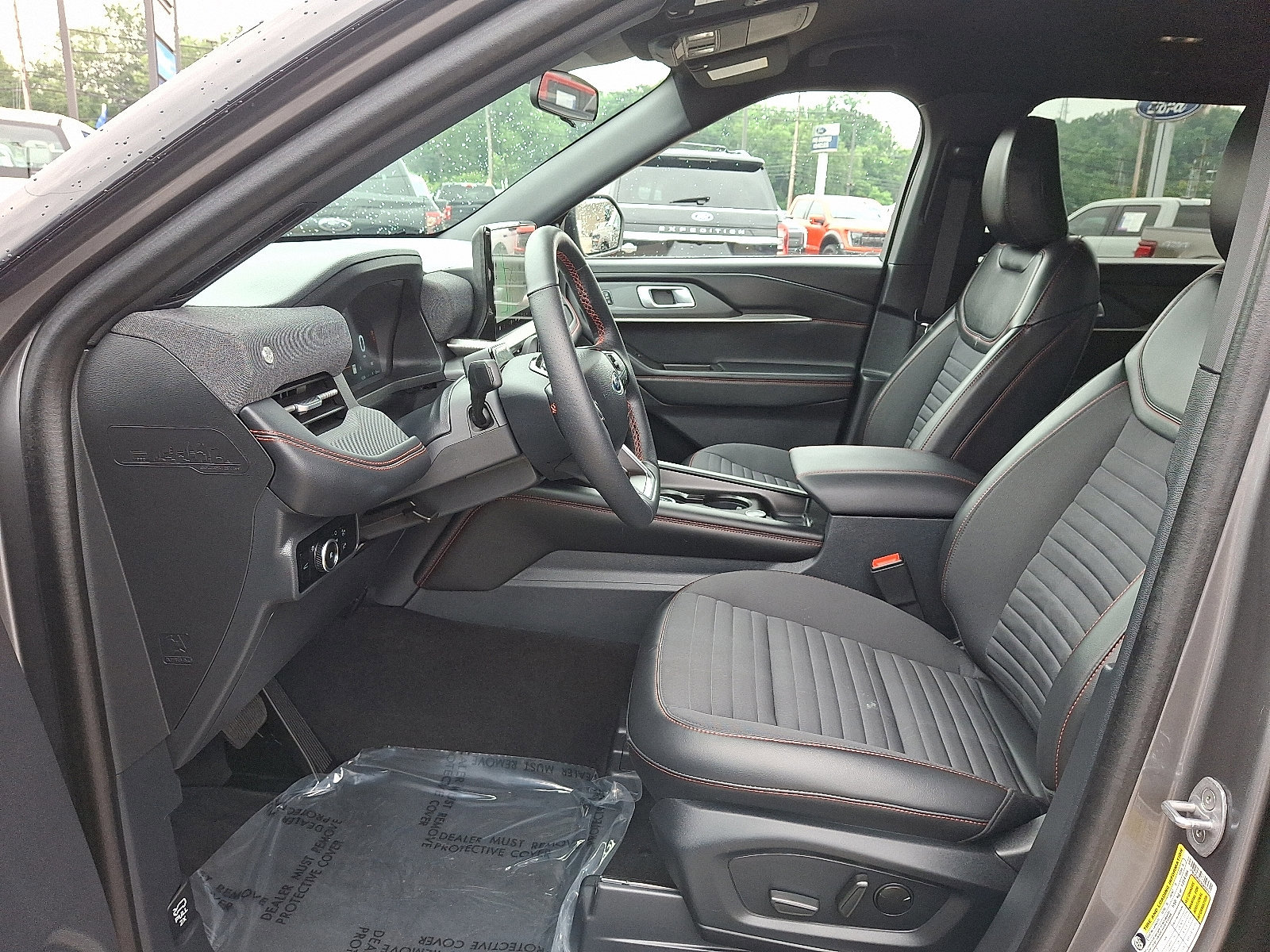 Certified 2025 Ford Explorer ST-Line image 13