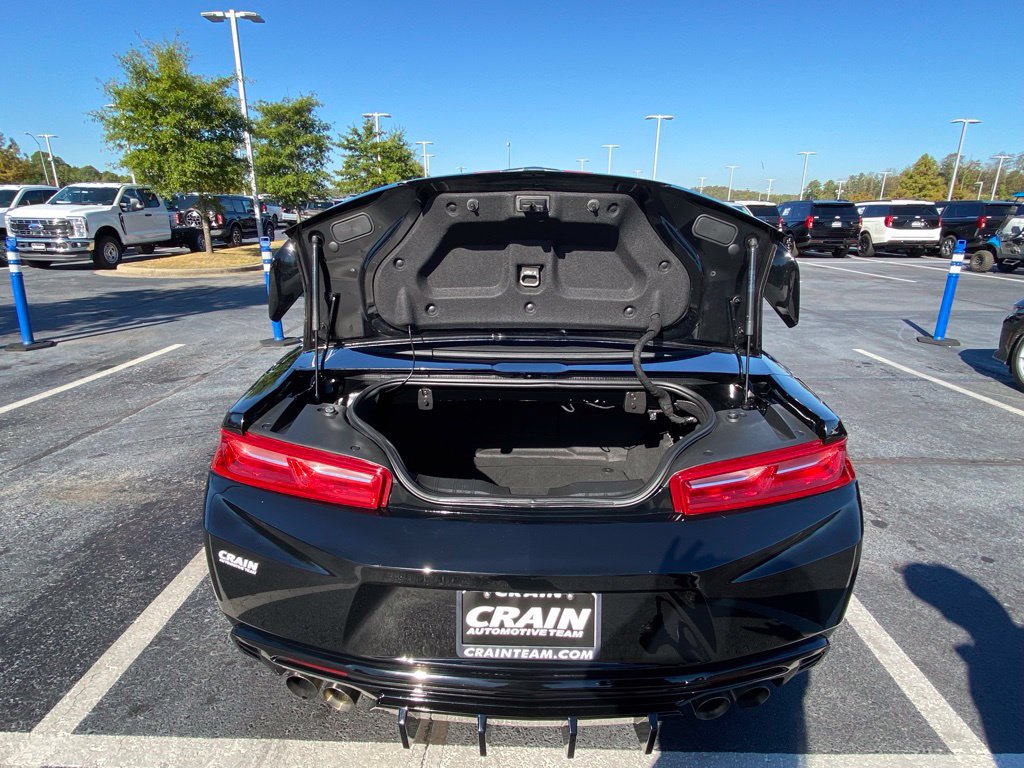 Used 2017 Chevrolet Camaro LT w/ Technology Package RWD image 20