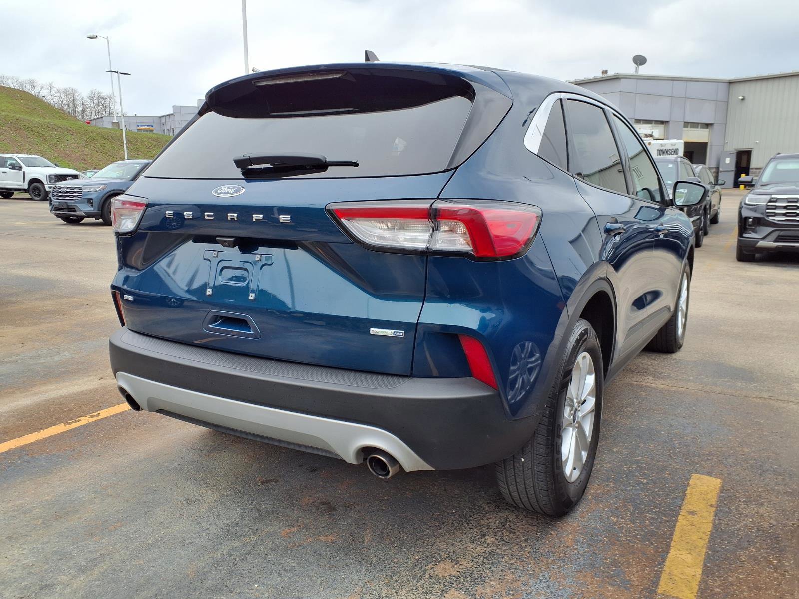Certified 2020 Ford Escape SE image 4