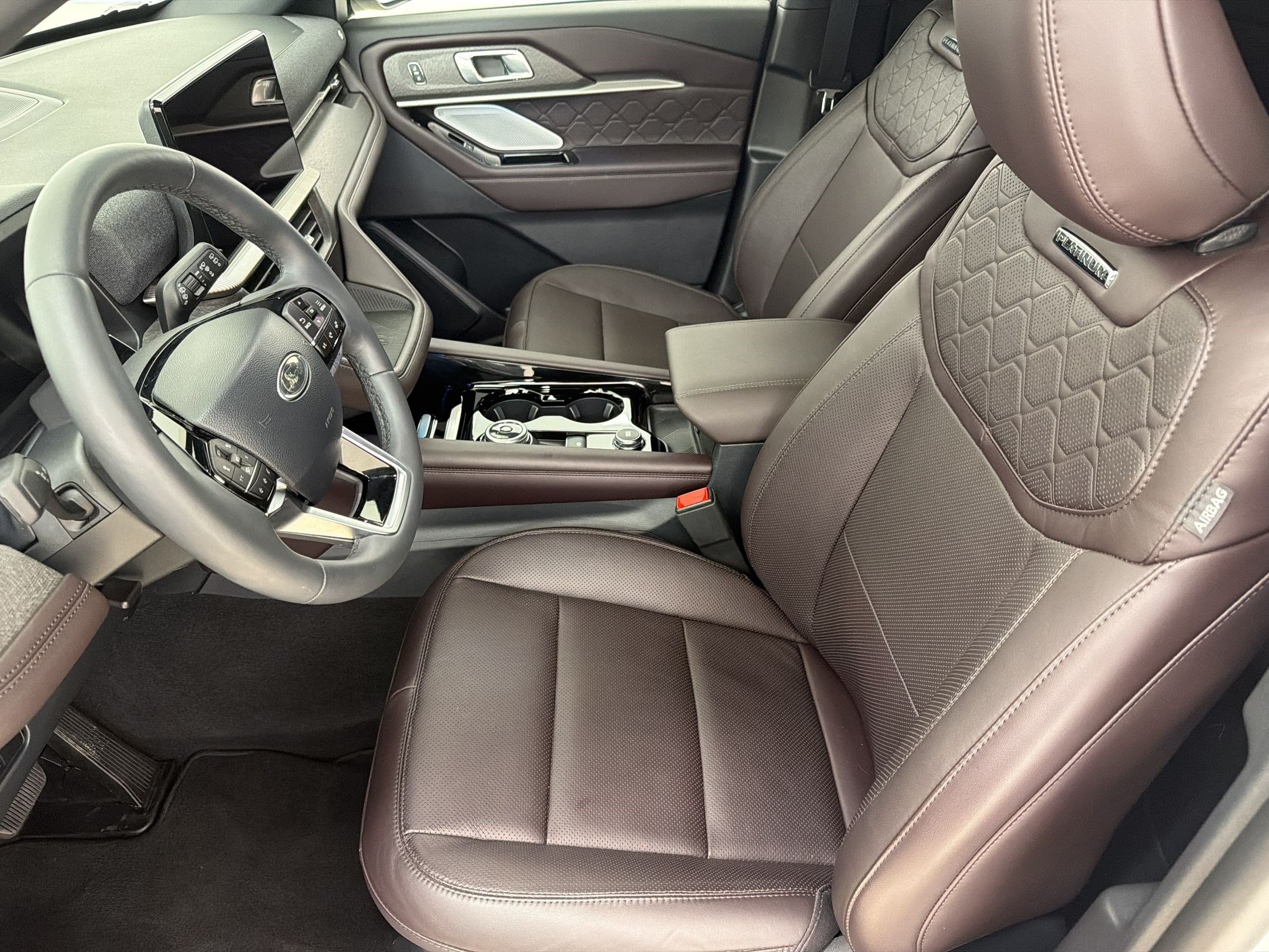 Certified 2025 Ford Explorer Platinum w/ Ultimate Package AWD/4WD image 5