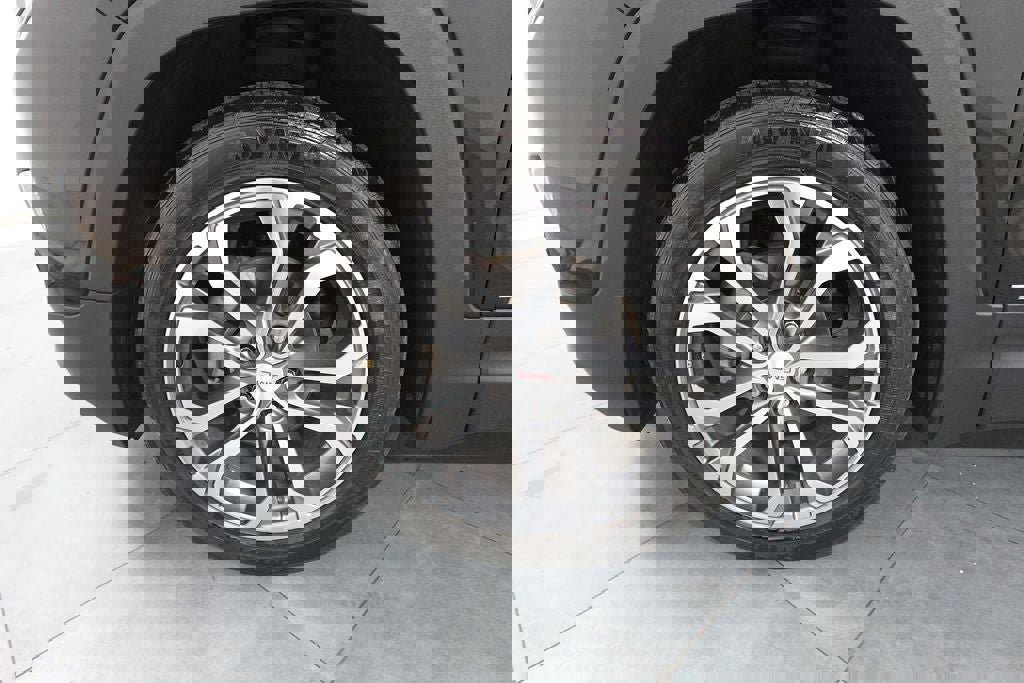 Used 2021 GMC Terrain SLT image 27