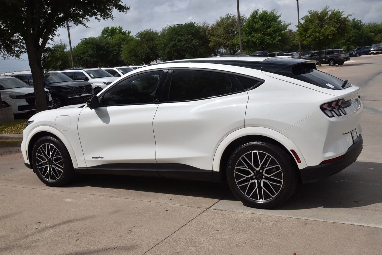 Certified 2025 Ford Mustang Mach-E Premium image 4