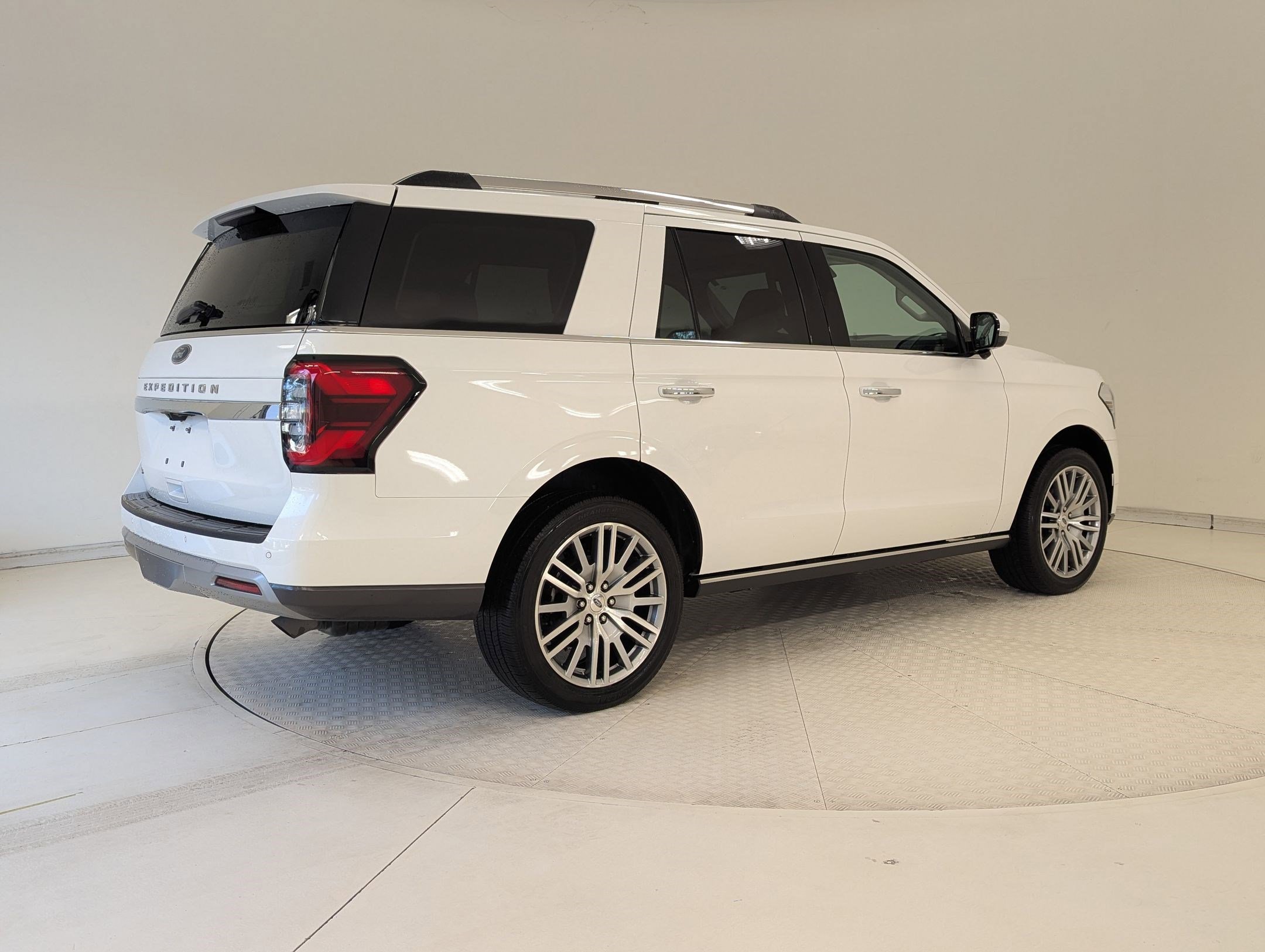 Certified 2023 Ford Expedition Limited image 9