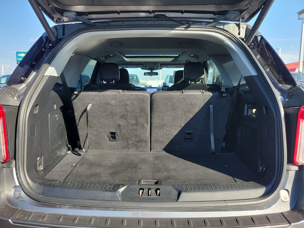 Certified 2022 Ford Explorer XLT w/ Equipment Group 202A image 10