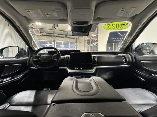 Certified 2025 Ford Expedition Platinum AWD/4WD image 17