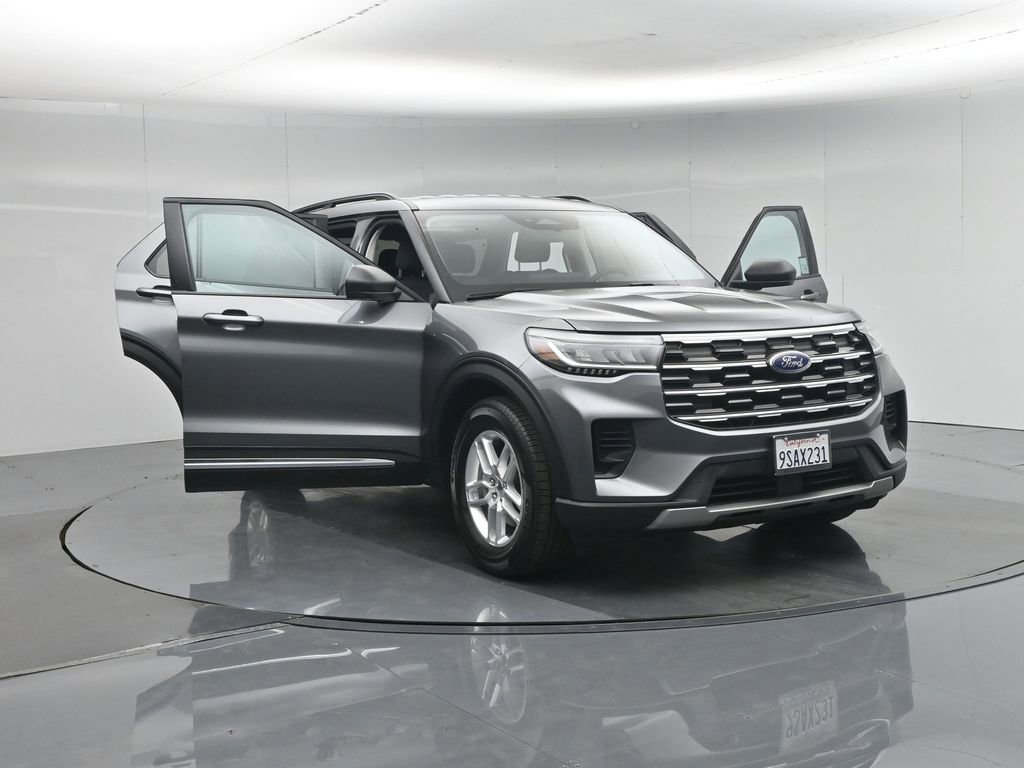 Certified 2025 Ford Explorer Active RWD image 36