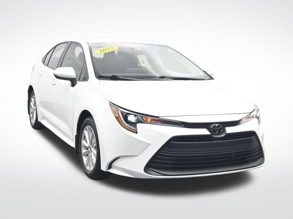 Used 2025 Toyota Corolla LE w/ LE Premium Package FWD image 3