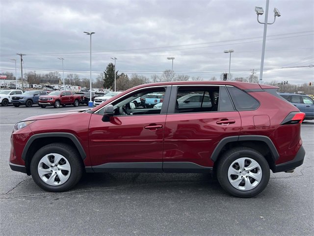 Used 2022 Toyota RAV4 LE image 2