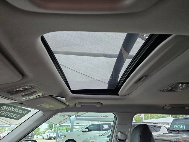 Used 2025 Kia Soul GT-Line w/ GT-Line Technology Package image 16