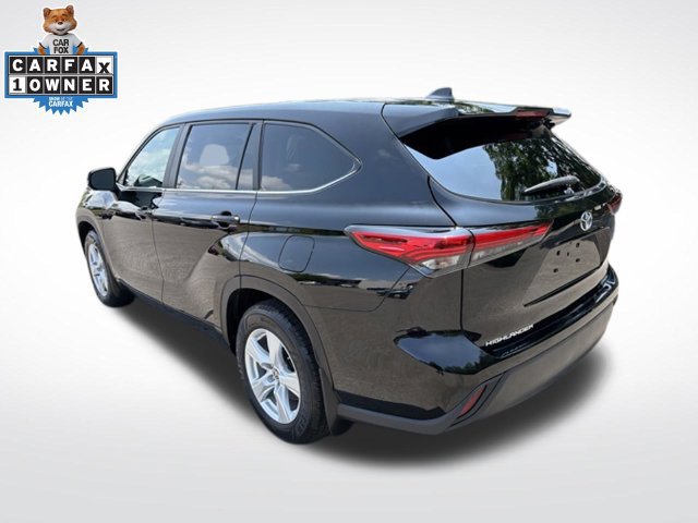 Used 2023 Toyota Highlander LE AWD/4WD image 6