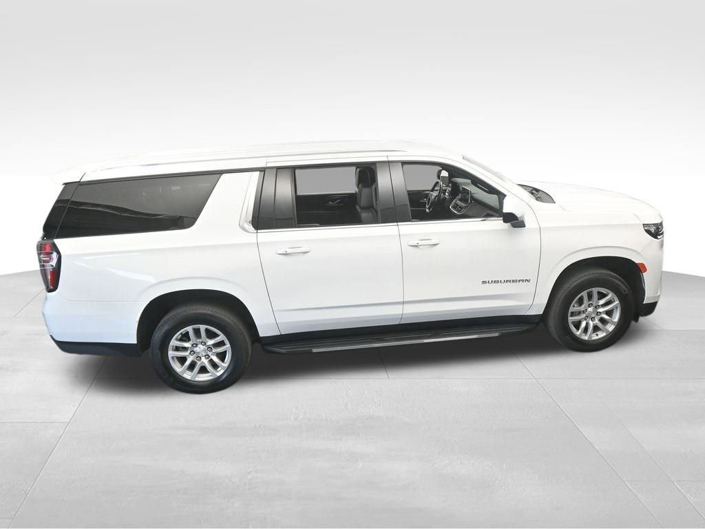 Used 2023 Chevrolet Suburban LT image 7
