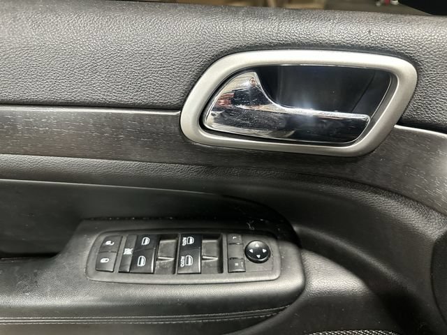 Used 2018 Jeep Grand Cherokee Altitude AWD/4WD image 19