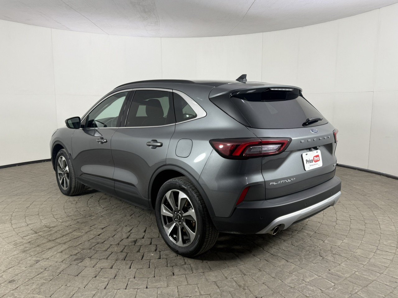 Certified 2025 Ford Escape Platinum AWD/4WD image 5