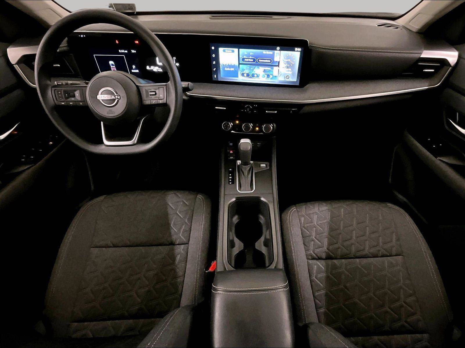 Used 2025 Nissan Kicks SV image 14