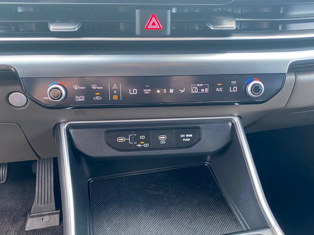 Used 2026 Kia Carnival LXS FWD image 18