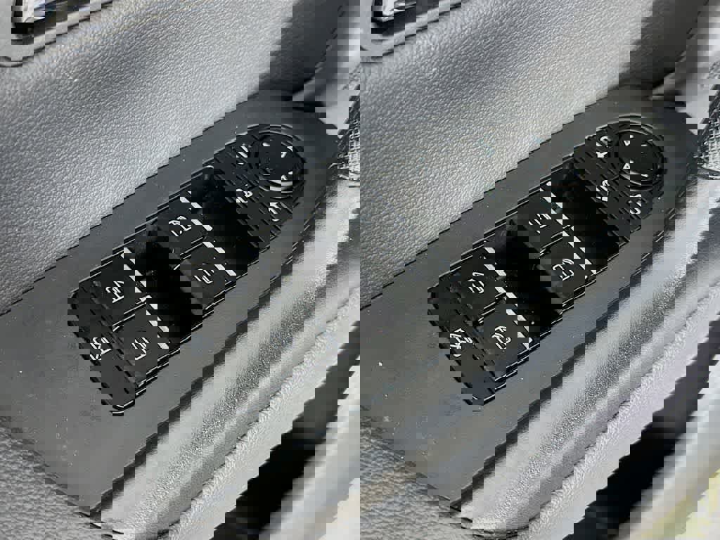 Used 2025 MAZDA CX-50 AWD 2.5 S w/ Premium Plus Pkg image 29