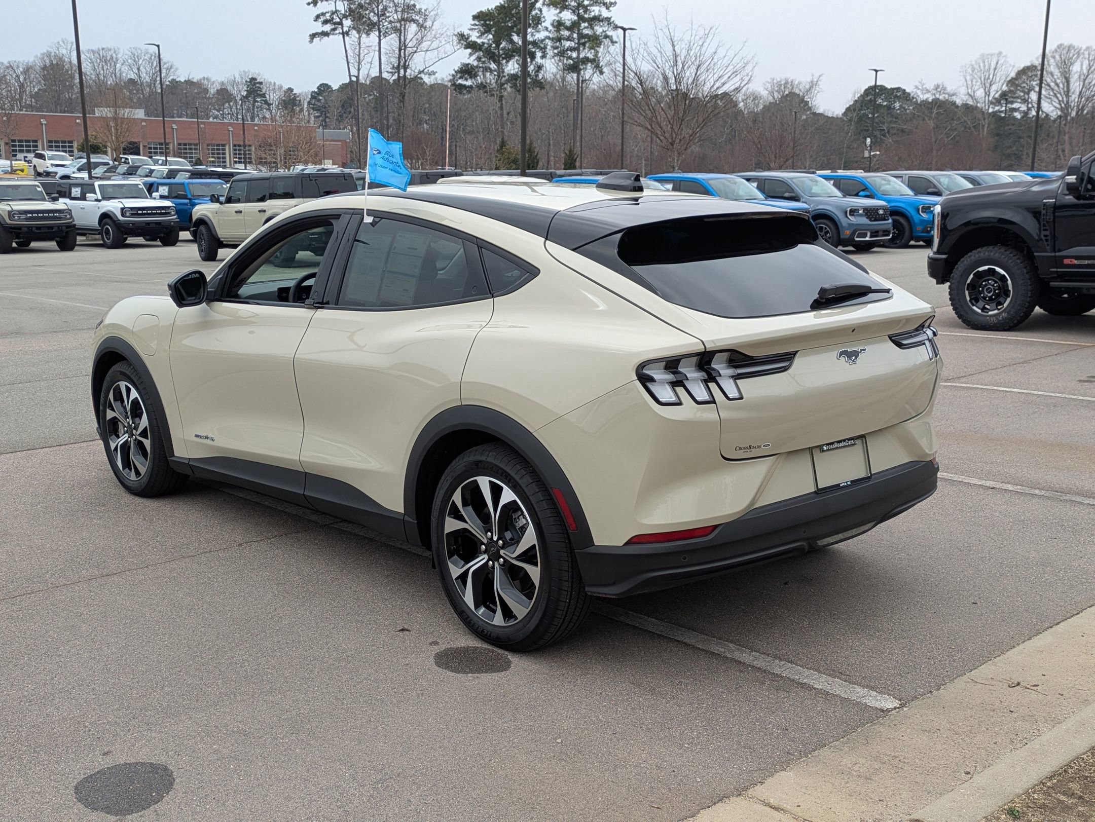 Certified 2025 Ford Mustang Mach-E Select w/ Comfort Package Lite image 4