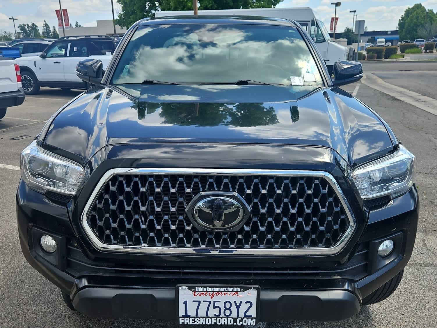 Used 2018 Toyota Tacoma TRD Off-Road AWD/4WD image 4