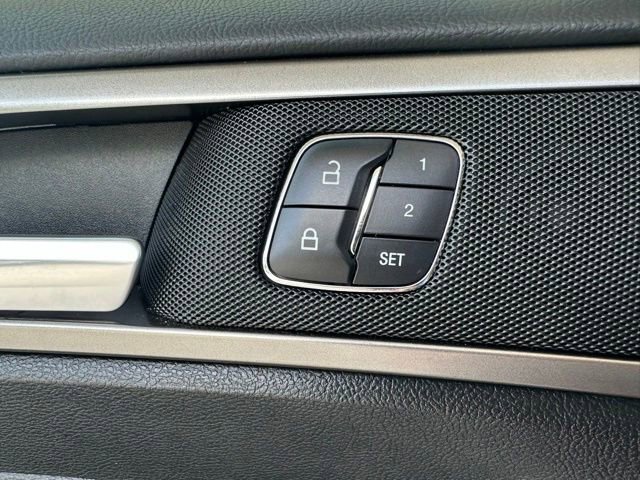 Certified 2017 Ford Fusion SE w/ Fusion SE Technology Package FWD image 25