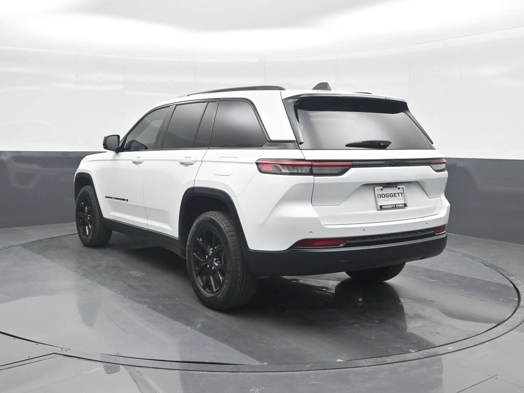 Used 2025 Jeep Grand Cherokee Altitude RWD image 22