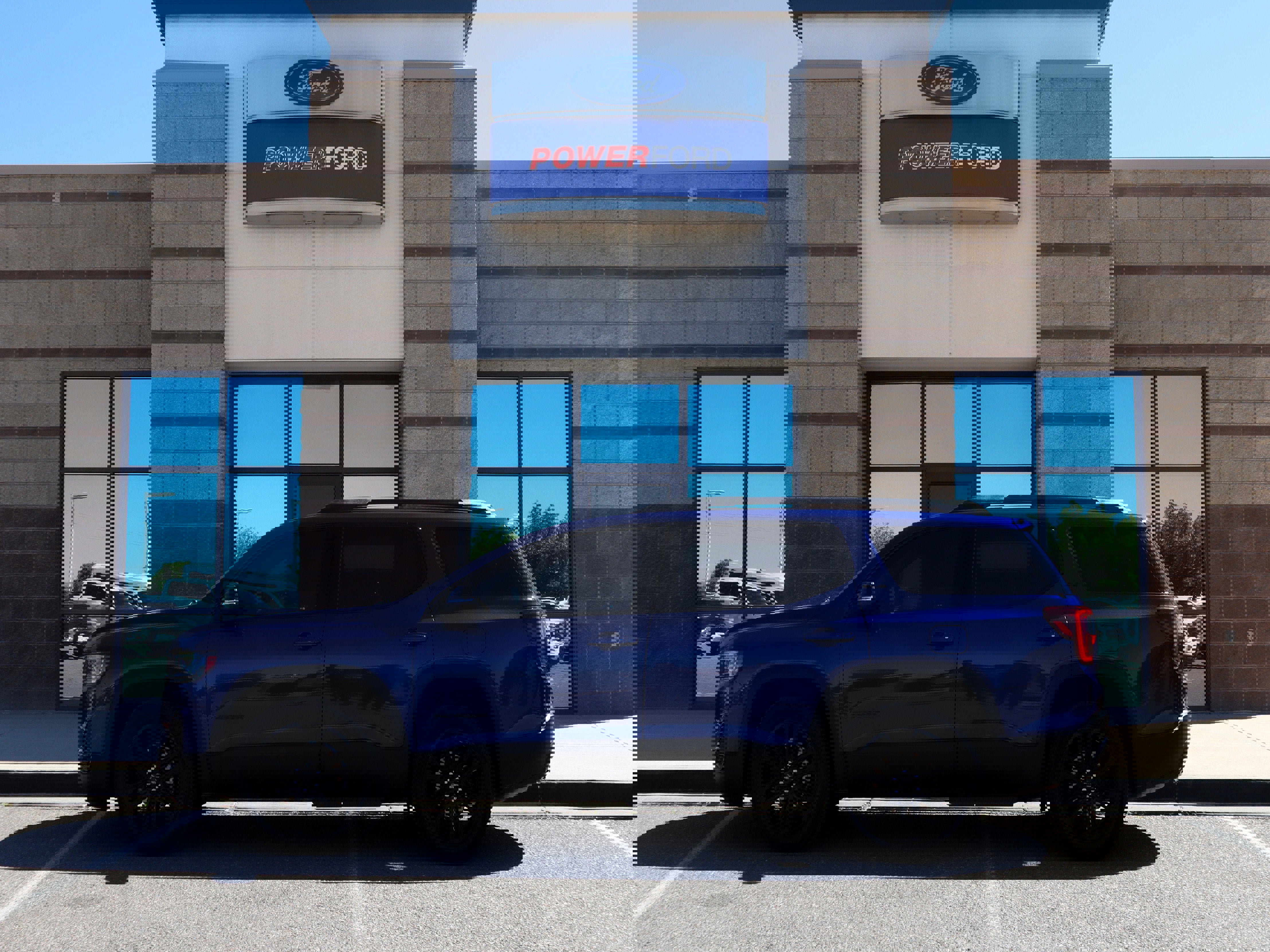 Used 2023 GMC Acadia SLE w/ Driver Convenience Package image 2