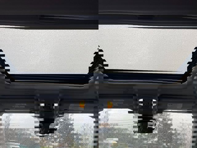 Used 2020 Toyota Highlander XLE image 28