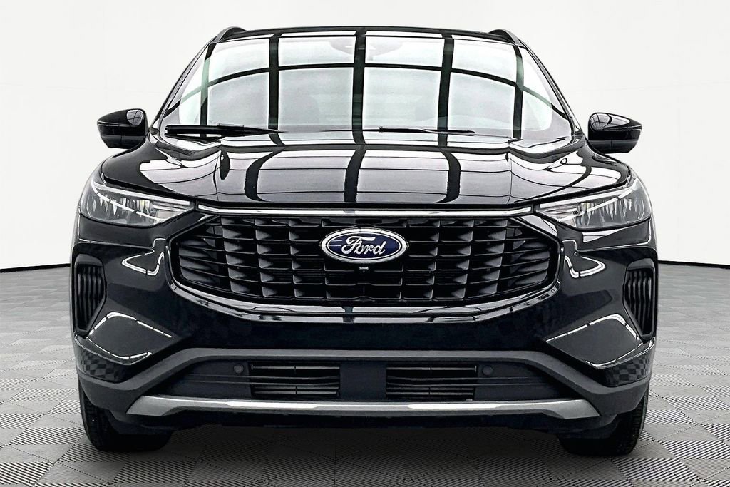 Certified 2023 Ford Escape Active w/ Tech Pack #2 FWD image 3