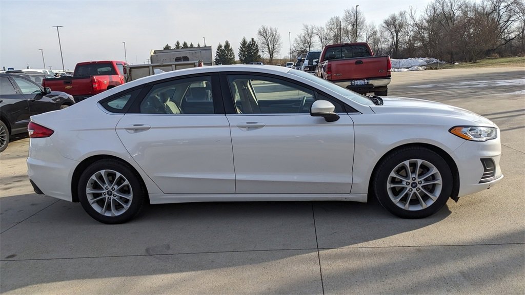 Certified 2020 Ford Fusion SE image 2