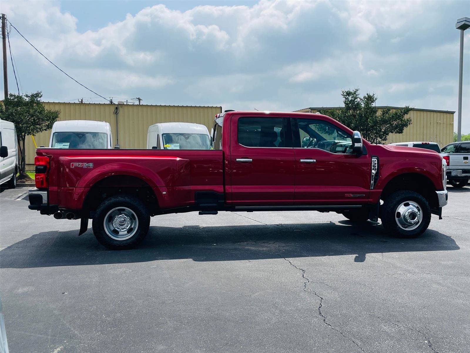Certified 2024 Ford F350 Lariat w/ Lariat Ultimate Package AWD/4WD image 3