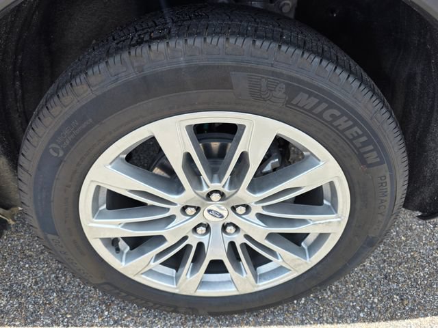 Certified 2025 Ford Explorer Platinum RWD image 10