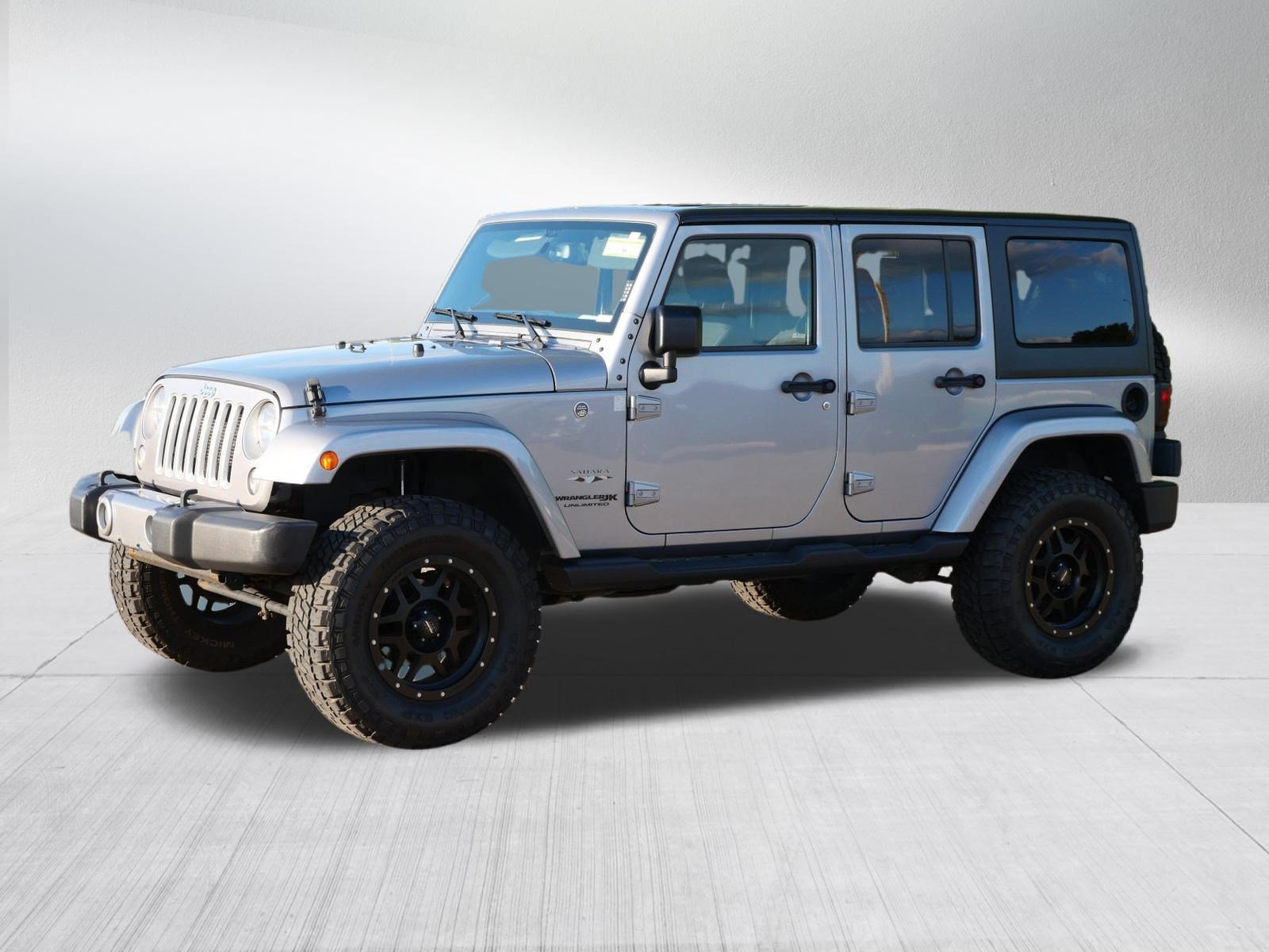 Used 2018 Jeep Wrangler Unlimited Sahara AWD/4WD image 3