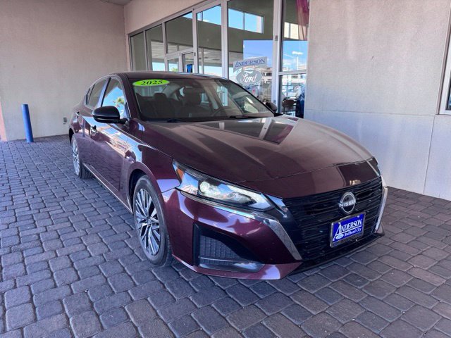 Used 2025 Nissan Altima 2.5 SV FWD image 7