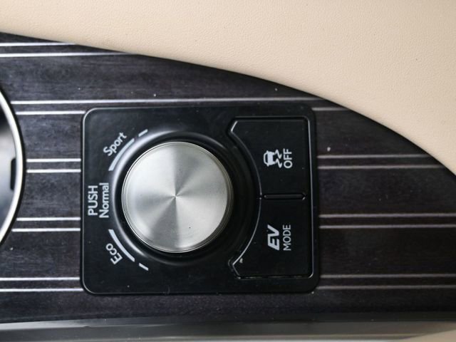 Used 2021 Lexus RX 450h AWD w/ Luxury Package image 15