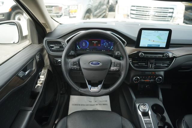 Certified 2020 Ford Escape Titanium w/ Titanium Premium Package 2.0 AWD/4WD image 22