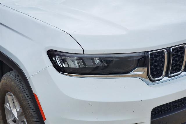 Used 2023 Jeep Grand Cherokee L Limited w/ Luxury Tech Group II image 2