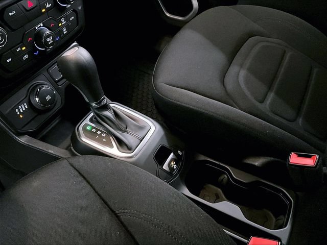 Used 2021 Jeep Renegade Latitude w/ Convenience Group AWD/4WD image 16