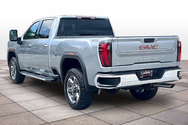 Used 2025 GMC Sierra 2500 SLT AWD/4WD image 2