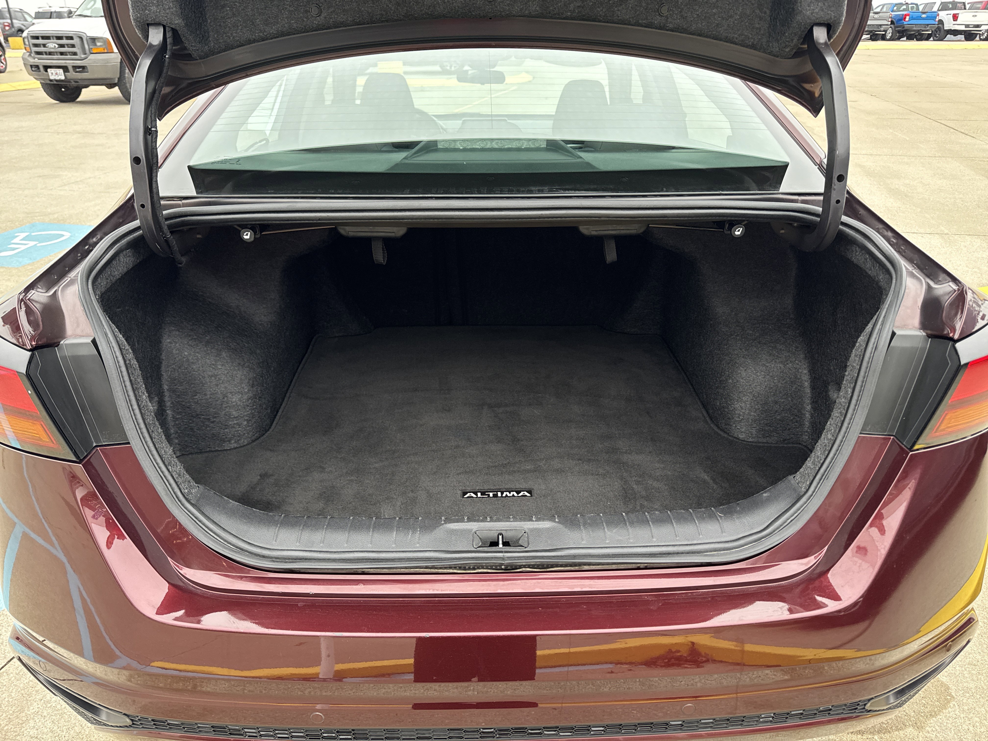 Used 2024 Nissan Altima 2.5 SV image 29