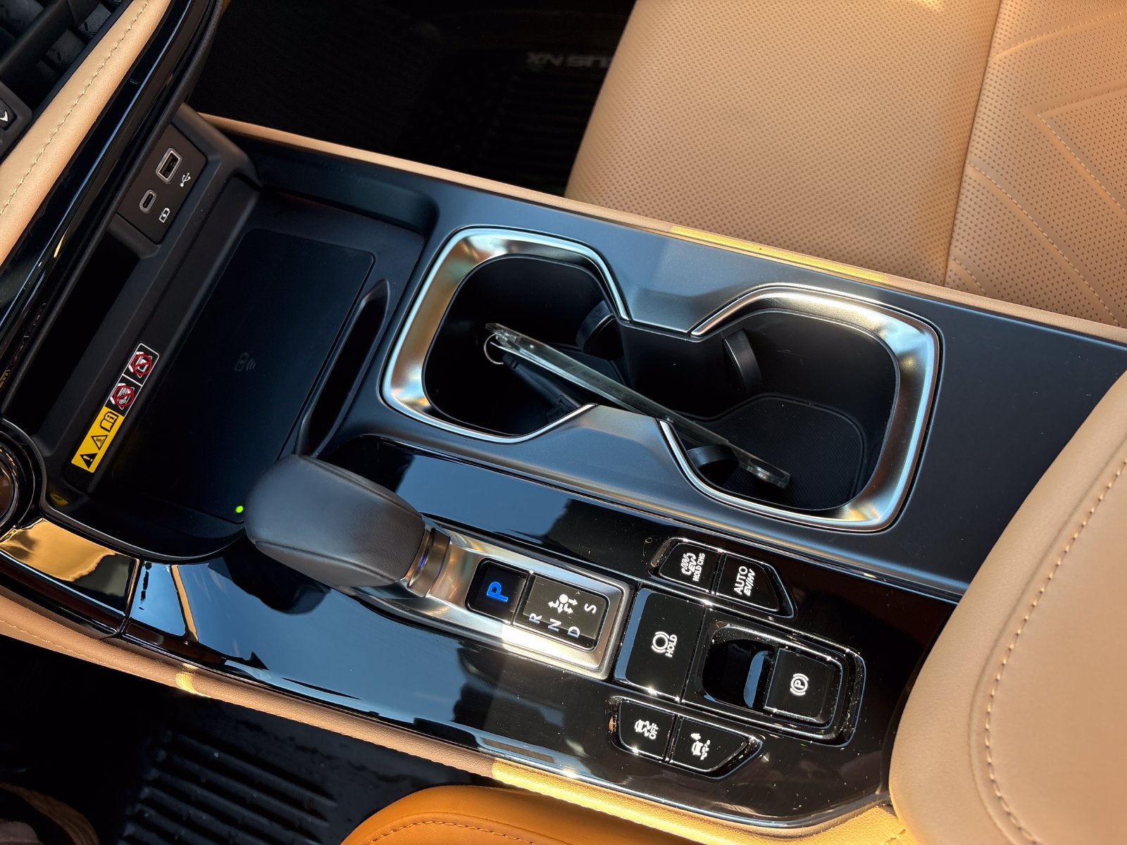 Used 2025 Lexus NX 450h+ AWD w/ Accessory Package (P5) image 37