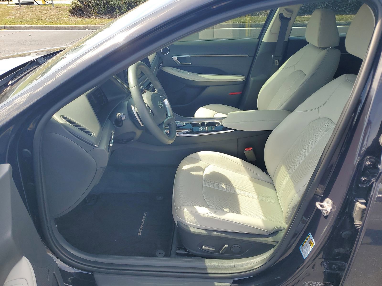 Used 2023 Hyundai Sonata Limited FWD image 16