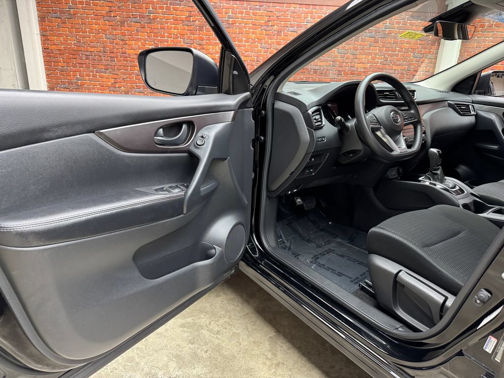 Used 2021 Nissan Rogue Sport S FWD image 9