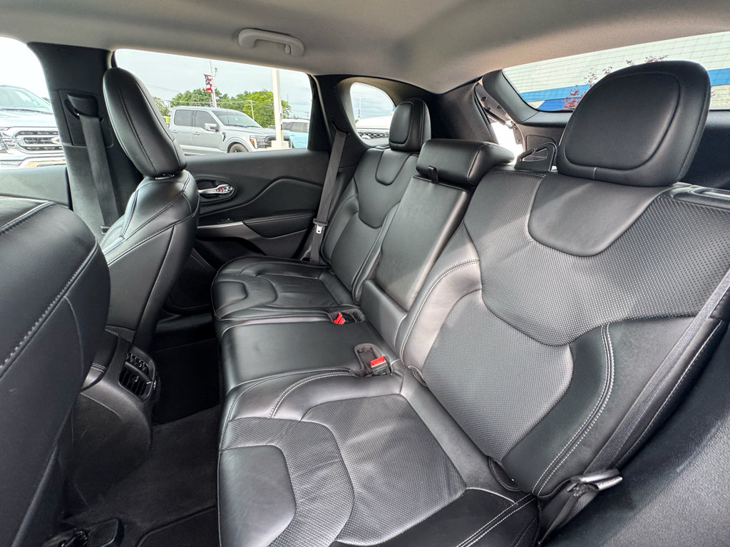 Used 2020 Jeep Cherokee Limited FWD image 22
