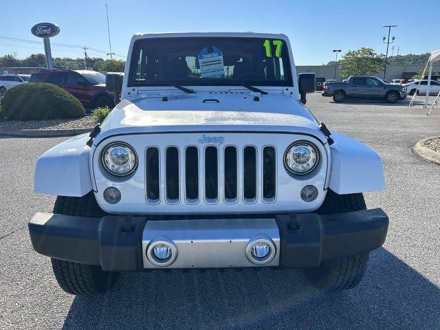 Used 2017 Jeep Wrangler Sahara w/ Connectivity Group AWD/4WD image 9