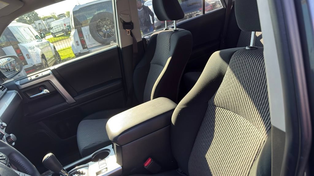 Used 2023 Toyota 4Runner SR5 AWD/4WD image 11