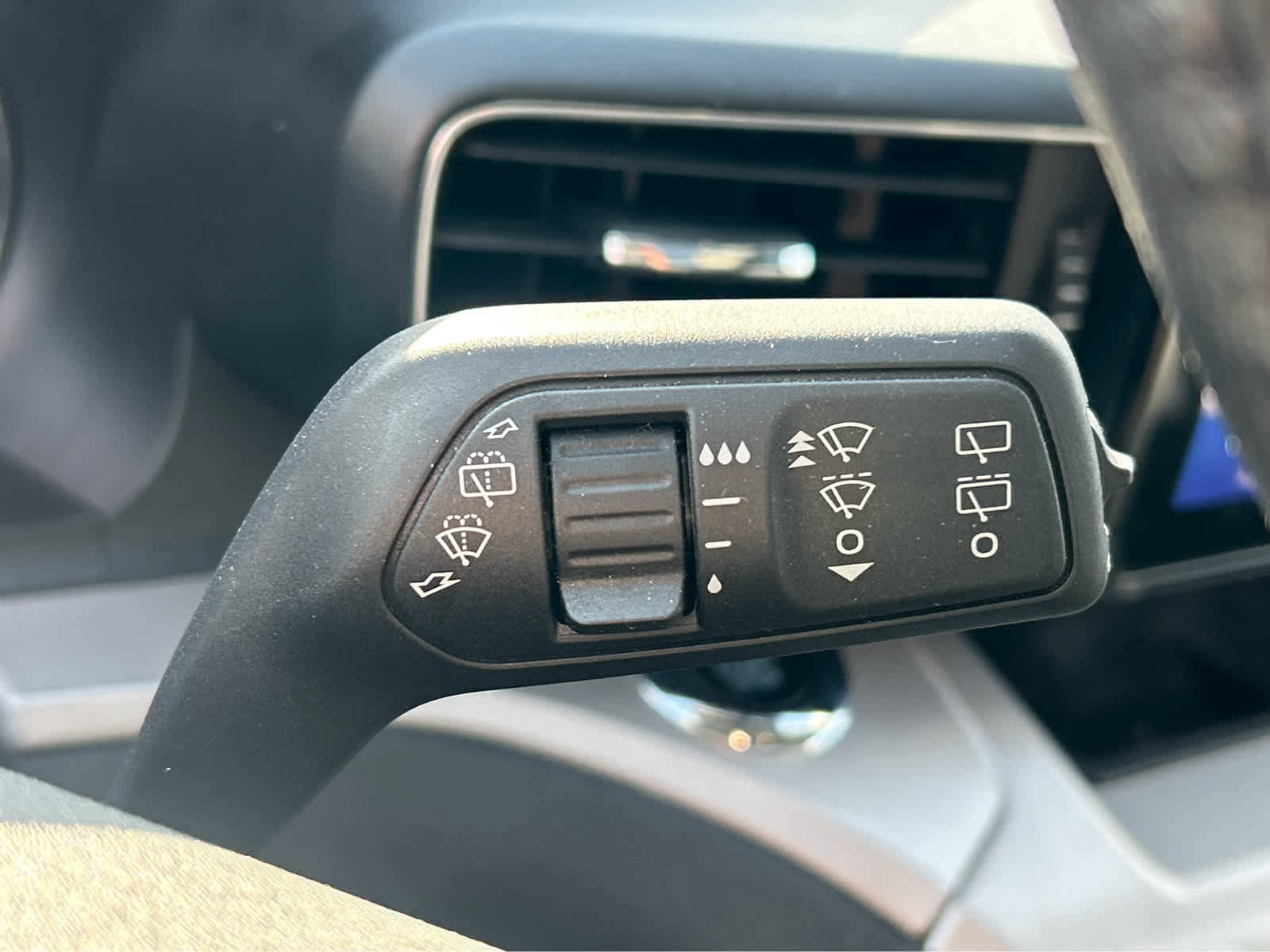 Certified 2023 Ford Explorer XLT image 26