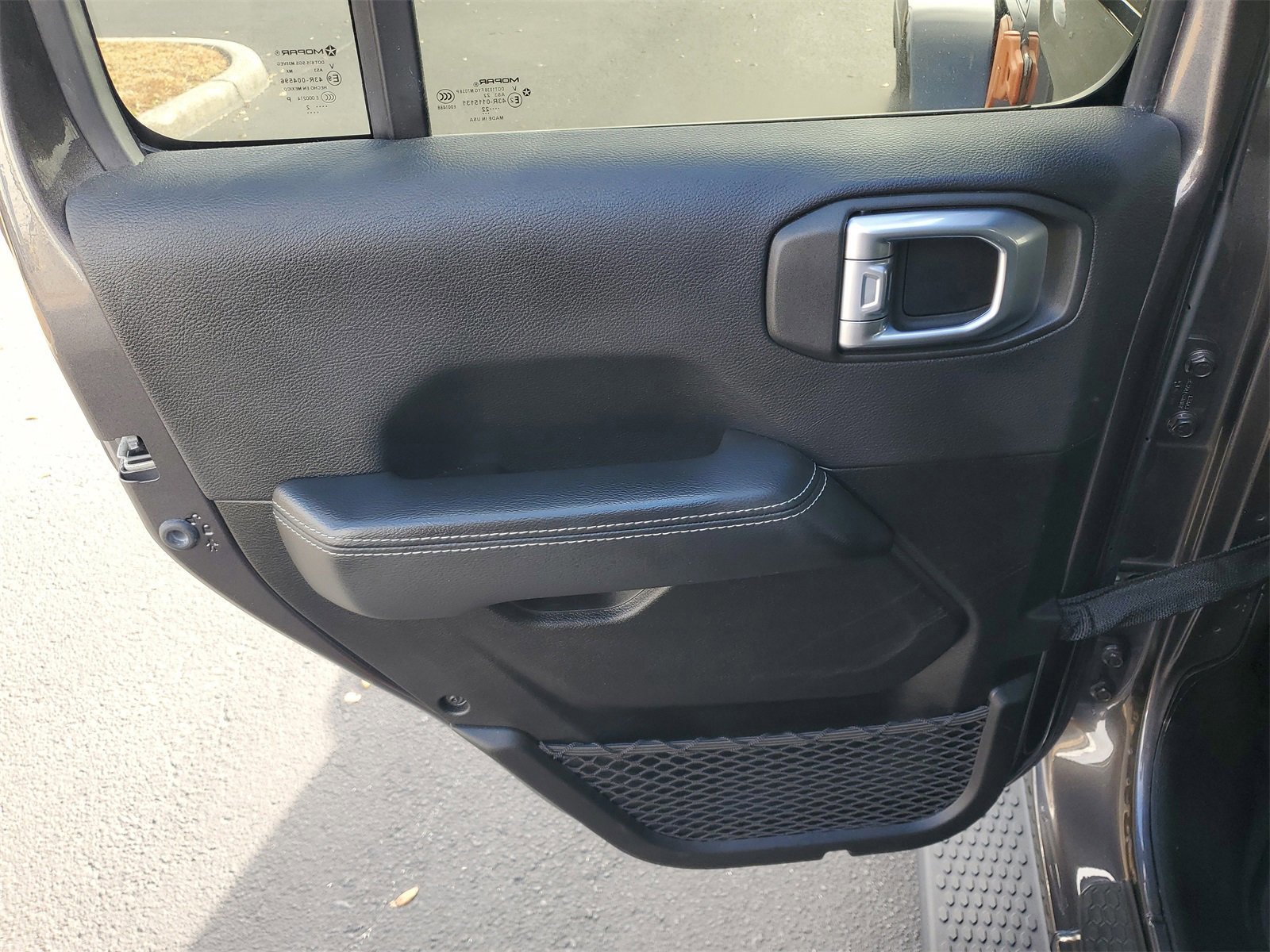 Used 2022 Jeep Wrangler Unlimited Sahara w/ Cold Weather Group image 8