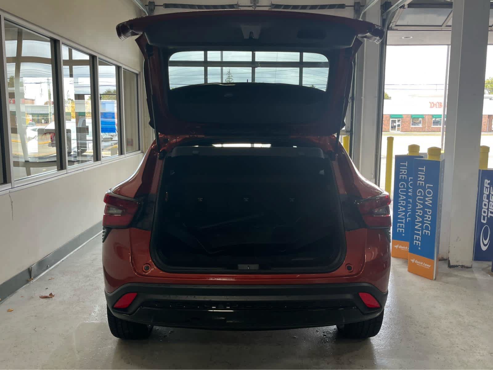 Used 2024 Chevrolet Trax RS w/ Driver Confidence Package FWD image 9