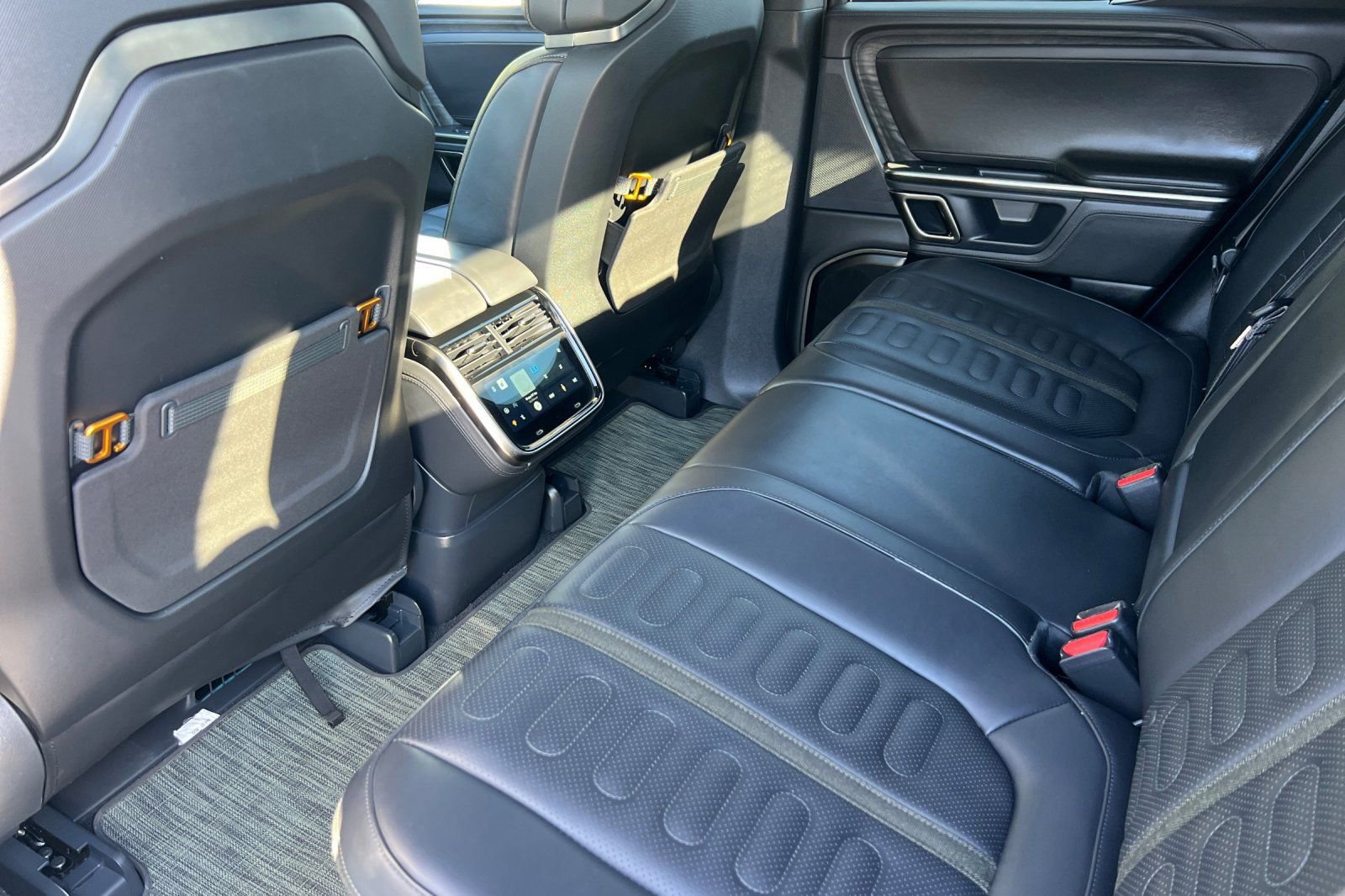 Used 2023 Rivian R1T Adventure image 13