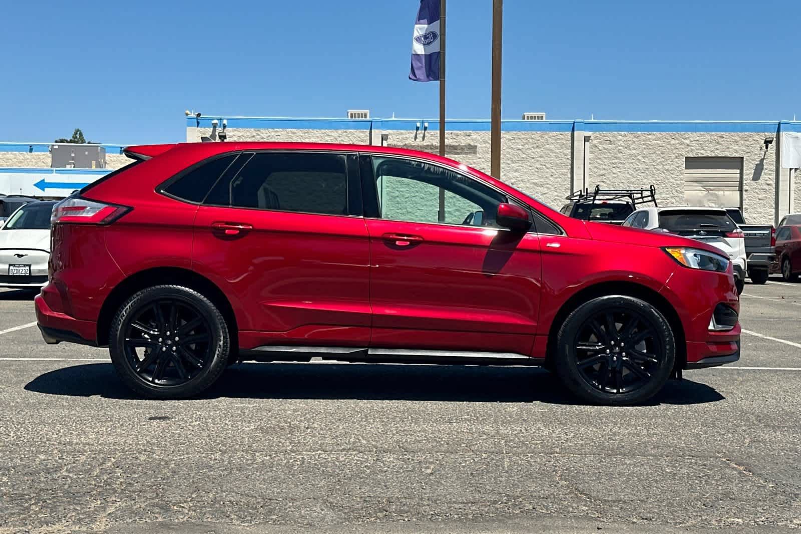 Certified 2021 Ford Edge ST-Line FWD image 9