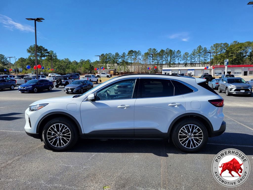 Certified 2025 Ford Escape SE w/ PHEV Premium Package image 2
